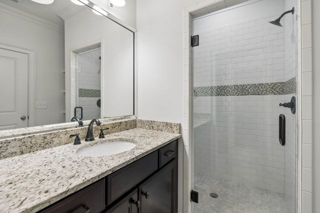 4040 Russellwood Dr, Nashville, TN 37204