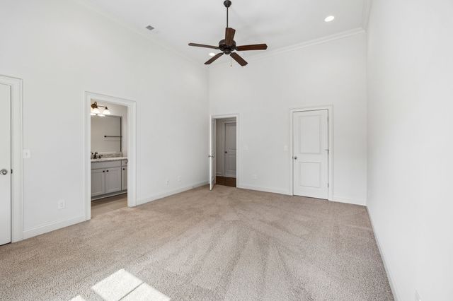 4040 Russellwood Dr, Nashville, TN 37204