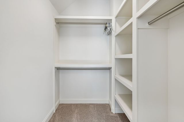 4040 Russellwood Dr, Nashville, TN 37204