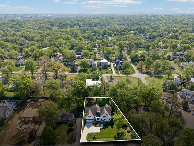 4040 Russellwood Dr, Nashville, TN 37204