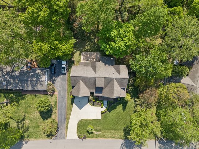 4040 Russellwood Dr, Nashville, TN 37204