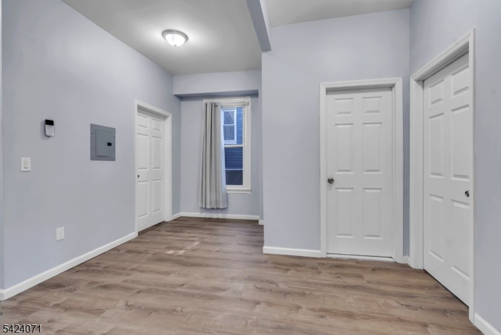 162 S Clinton St, East Orange City, NJ 07018 — photo 4