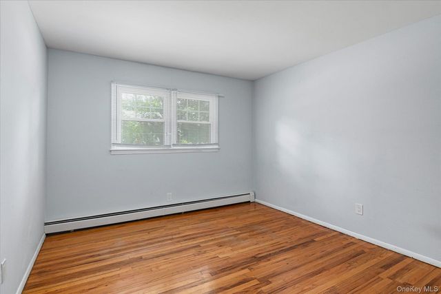 62 Aspen Lane, Stony Brook, NY 11790
