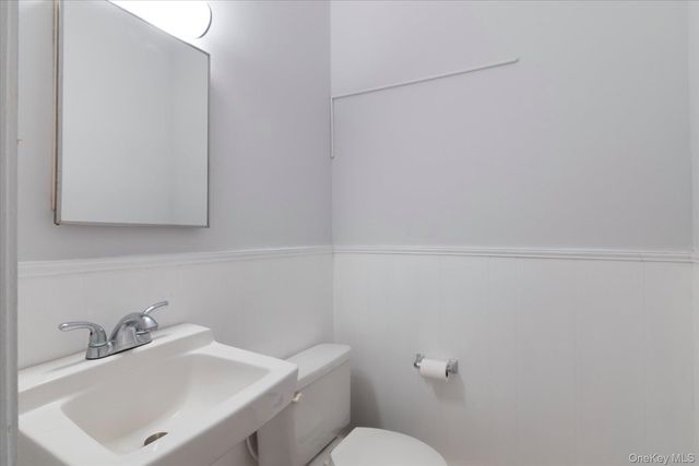 62 Aspen Lane, Stony Brook, NY 11790