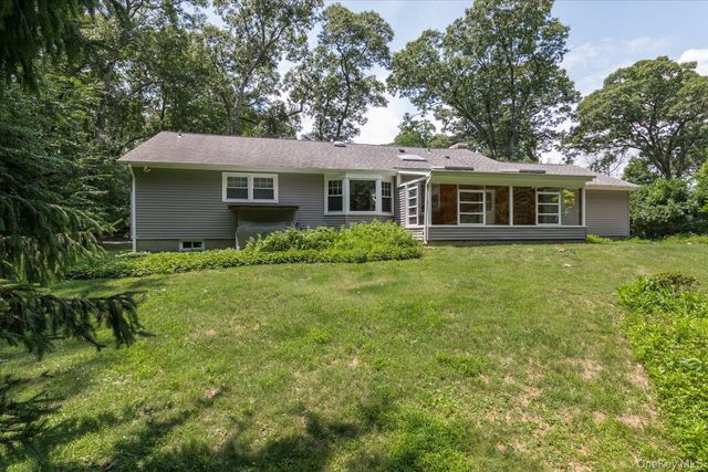 62 Aspen Lane, Stony Brook, NY 11790