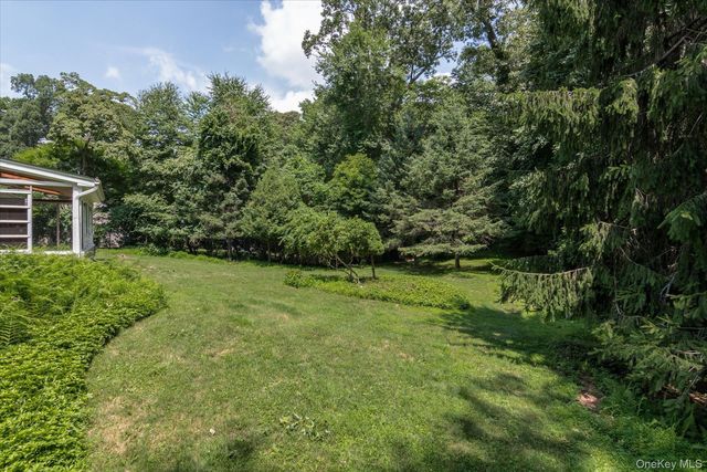 62 Aspen Lane, Stony Brook, NY 11790