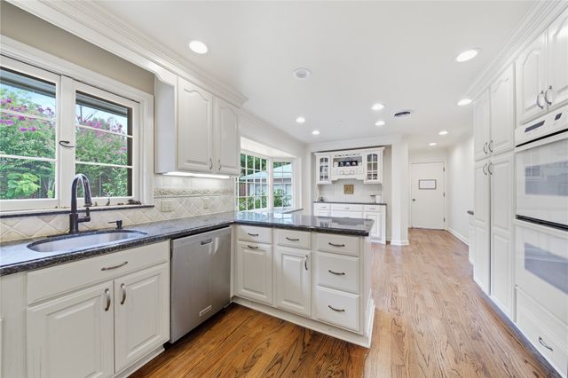 3701 Atlanta Avenue S, Tulsa, OK 74105