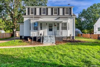 8537 Superior Avenue, Center Line, MI 48015