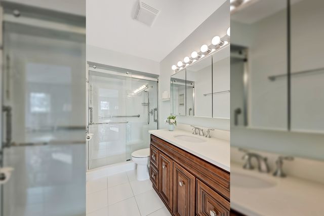 601 Lake Hinsdale Drive 112, Willowbrook, IL 60527