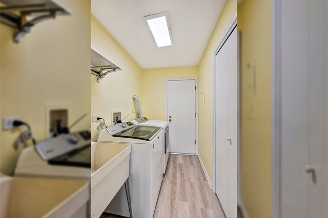 601 Lake Hinsdale Drive 112, Willowbrook, IL 60527