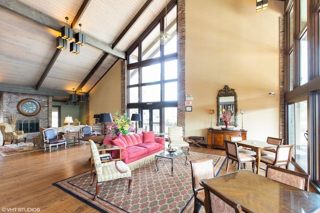 601 Lake Hinsdale Drive 112, Willowbrook, IL 60527