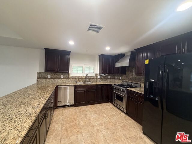 908 S Ardmore Avenue 302, Los Angeles, CA 90006