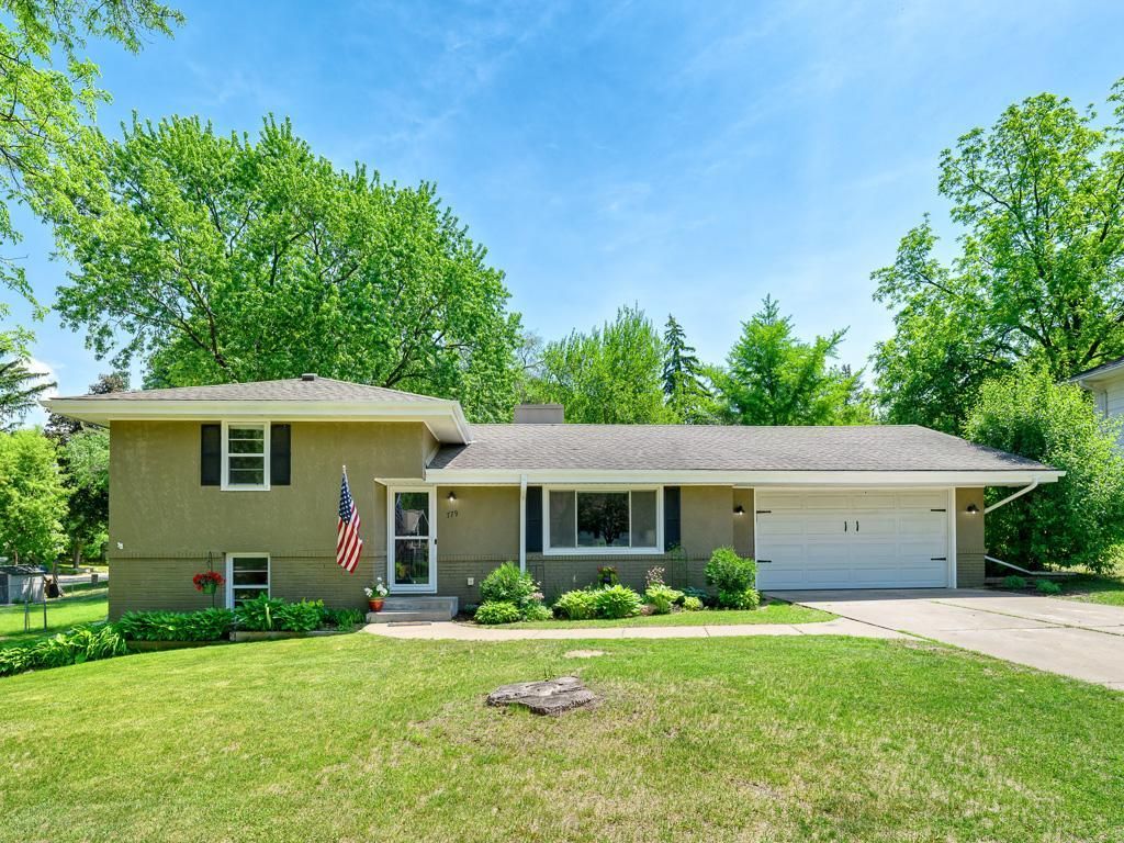 779 Redwood Lane, New Brighton, MN 55112