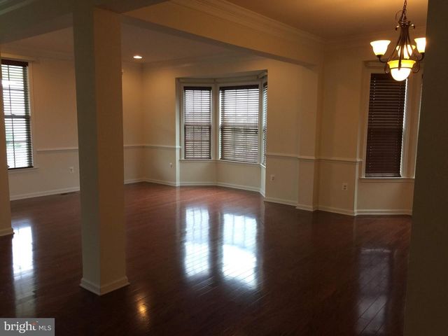 43165 BARNSTEAD DR, Ashburn, VA 20148