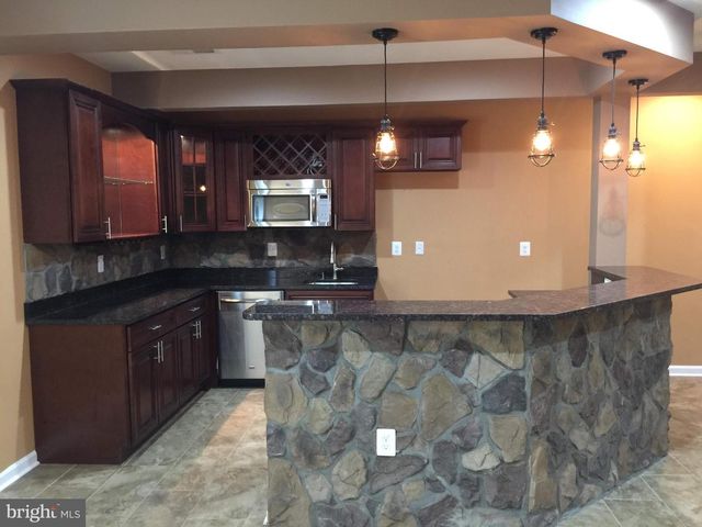 43165 BARNSTEAD DR, Ashburn, VA 20148