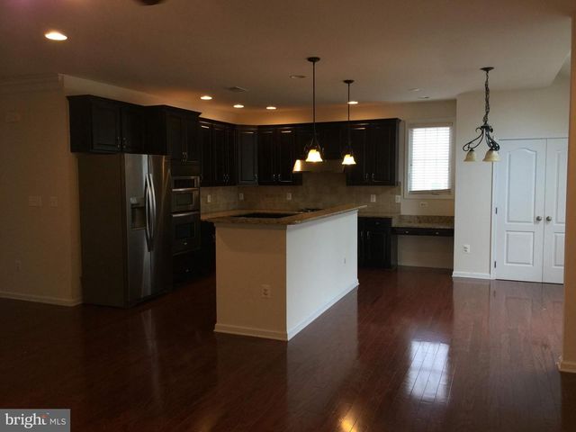 43165 BARNSTEAD DR, Ashburn, VA 20148