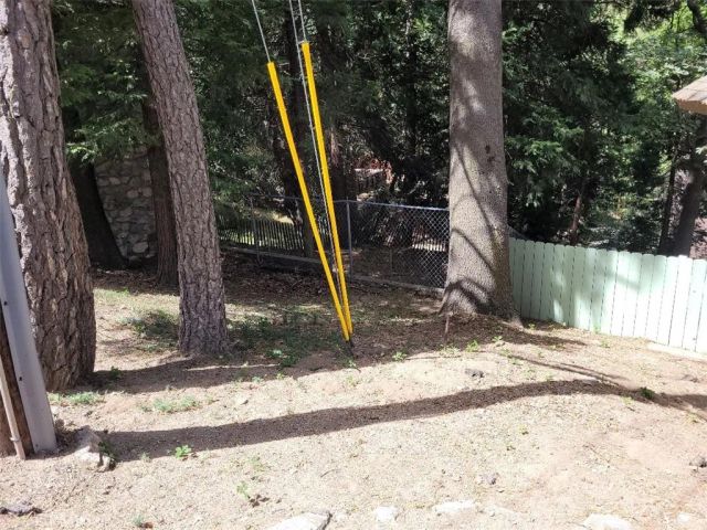 22726 Ponderosa Drive, Crestline, CA 92325