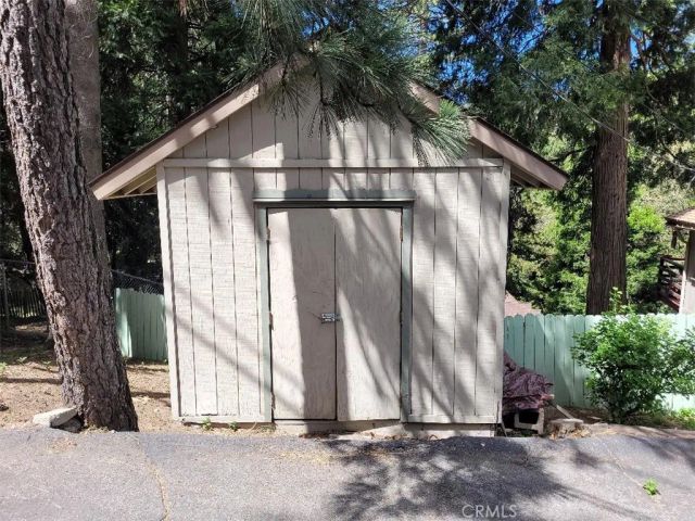 22726 Ponderosa Drive, Crestline, CA 92325