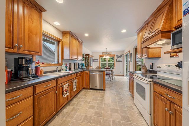 2361 INDY COURT, De Pere, WI 54115