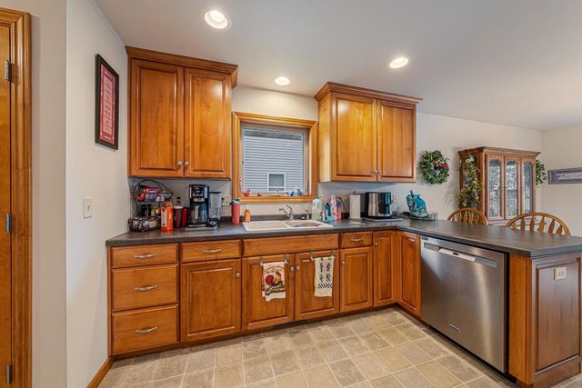 2361 INDY COURT, De Pere, WI 54115