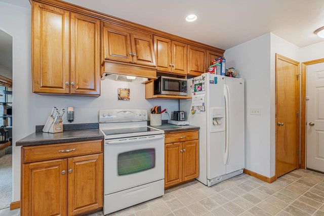 2361 INDY COURT, De Pere, WI 54115
