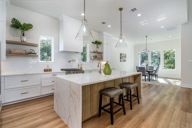 2311 Saxon Drive, Houston, TX 77018