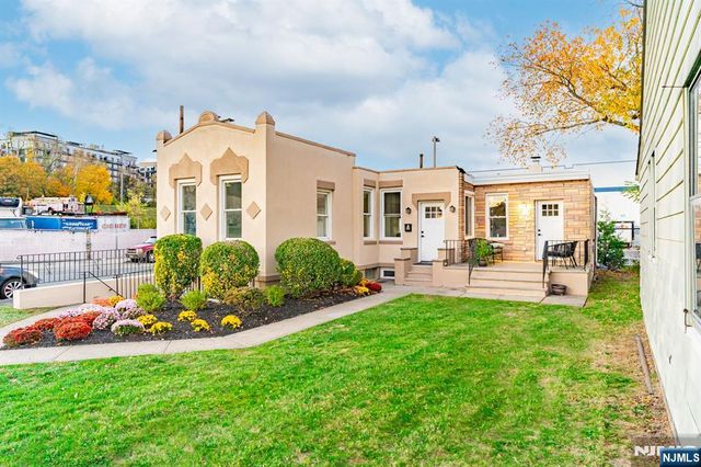 86 Roosevelt Avenue, Belleville, NJ 07109