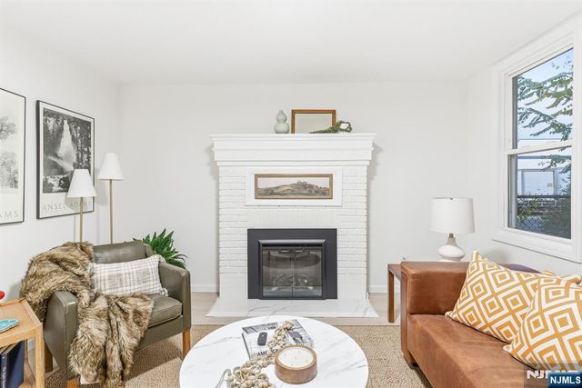 86 Roosevelt Avenue, Belleville, NJ 07109