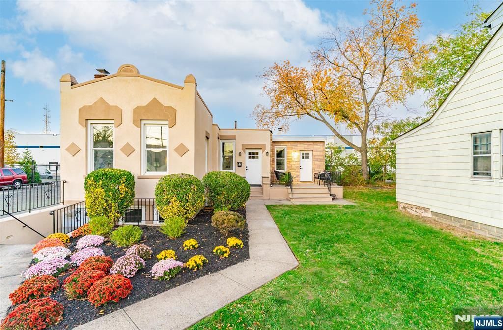 86 Roosevelt Avenue, Belleville, NJ 07109