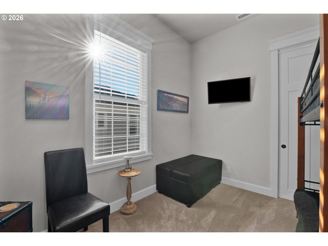 290 HARBOR St, Florence, OR 97439