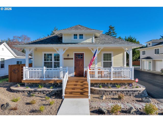 290 HARBOR St, Florence, OR 97439