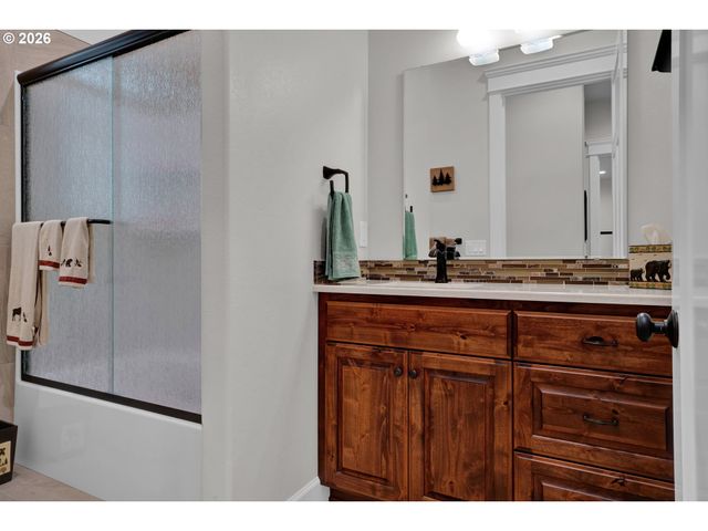 290 HARBOR St, Florence, OR 97439