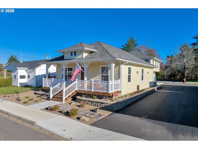 290 HARBOR St, Florence, OR 97439