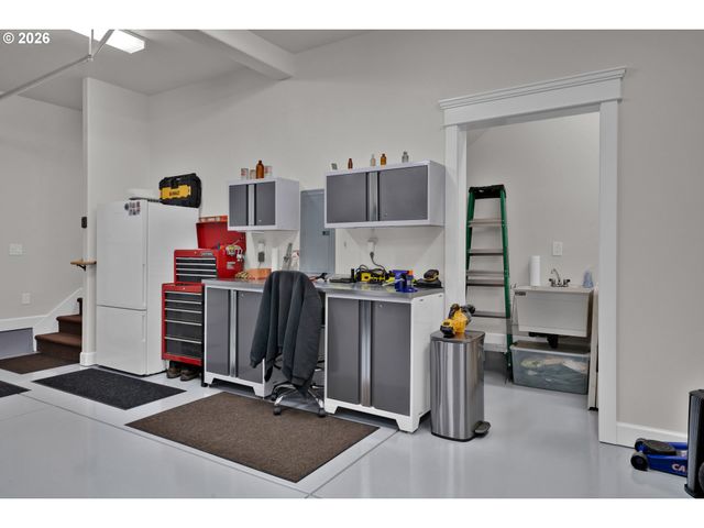 290 HARBOR St, Florence, OR 97439