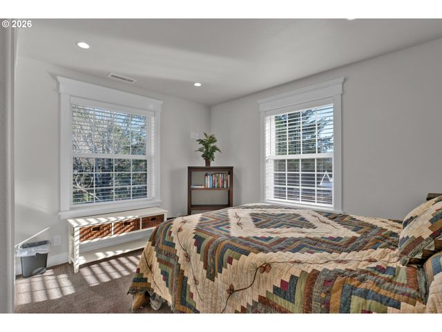 290 HARBOR St, Florence, OR 97439