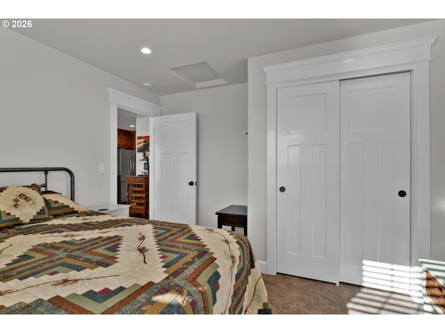 290 HARBOR St, Florence, OR 97439