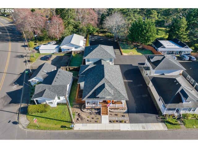 290 HARBOR St, Florence, OR 97439