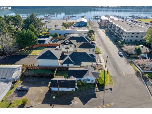 290 HARBOR St, Florence, OR 97439