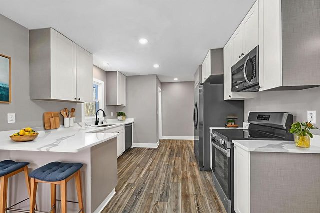 5105 S Small ROAD, New Berlin, WI 53151