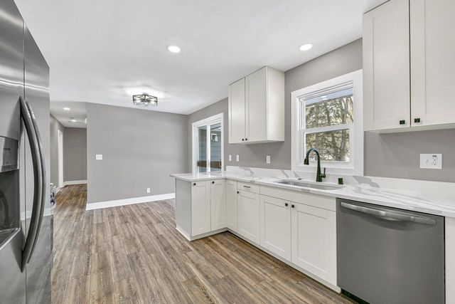 5105 S Small ROAD, New Berlin, WI 53151