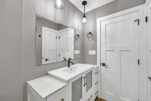 5105 S Small ROAD, New Berlin, WI 53151