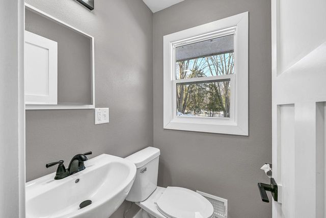 5105 S Small ROAD, New Berlin, WI 53151