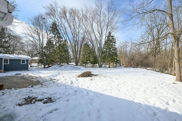 5105 S Small ROAD, New Berlin, WI 53151