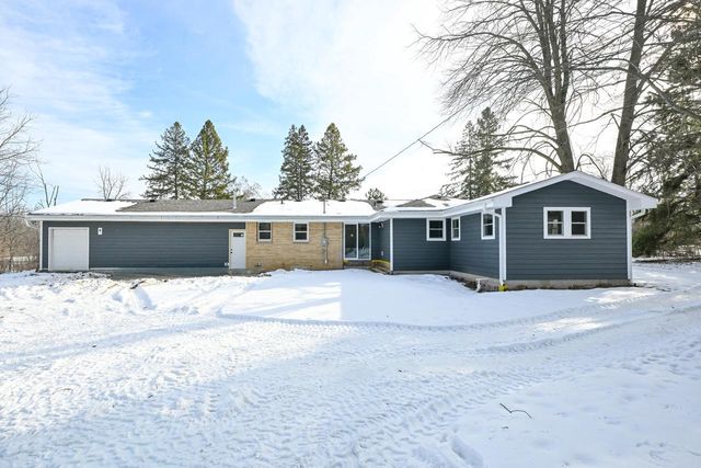 5105 S Small ROAD, New Berlin, WI 53151