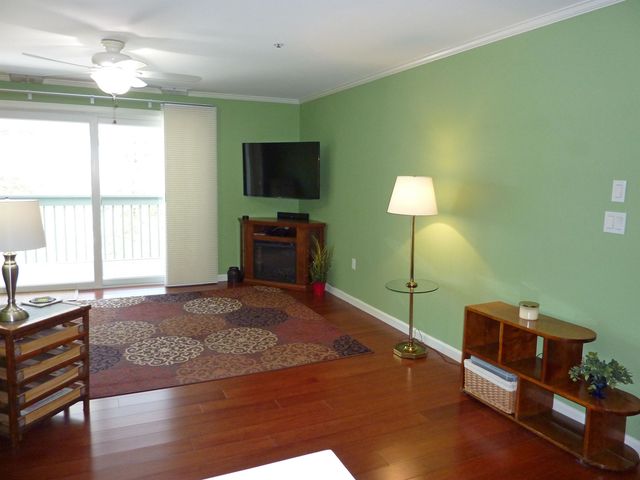 12 Ledgewood Hills Dr Apt 302, Nashua, NH 03062