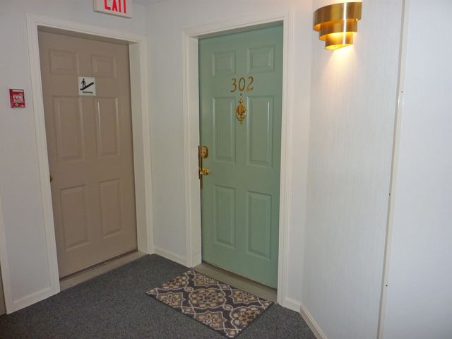 12 Ledgewood Hills Dr Apt 302, Nashua, NH 03062