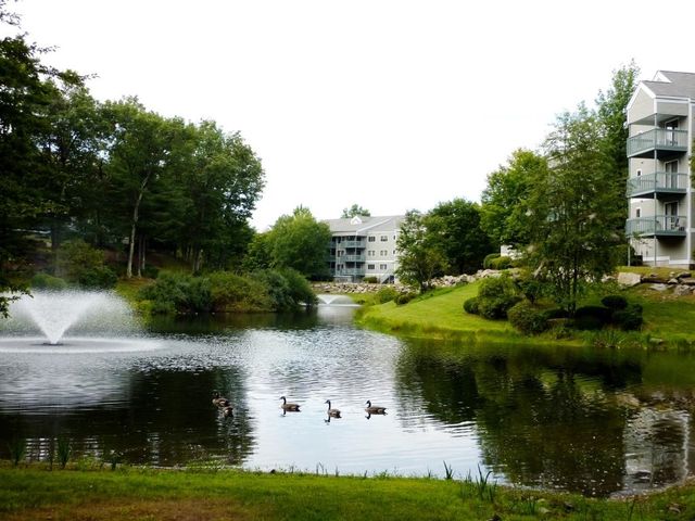 12 Ledgewood Hills Dr Apt 302, Nashua, NH 03062