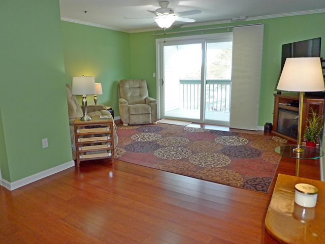 12 Ledgewood Hills Dr Apt 302, Nashua, NH 03062