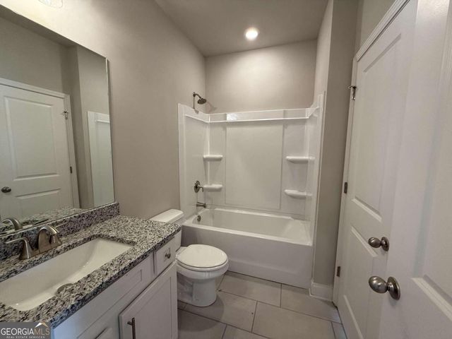 24 HIDDEN FIELDS Way, Hoschton, GA 30548