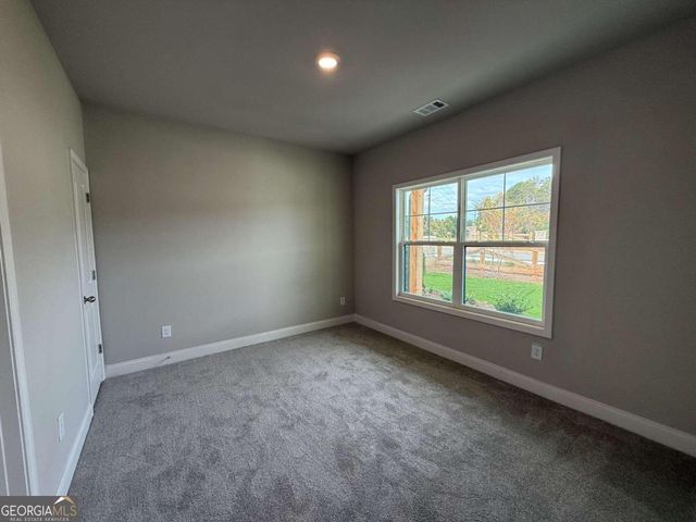 24 HIDDEN FIELDS Way, Hoschton, GA 30548